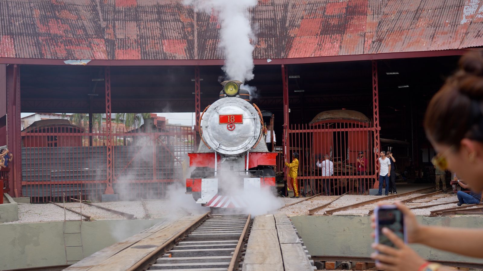 Porto Velho revive sua história: a Locomotiva 18 retorna para encantar toda a população