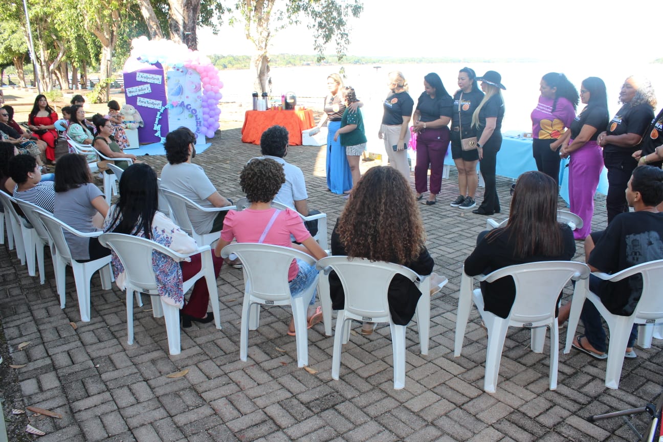 Foi servido um café da manhã para as famílias acolhedoras