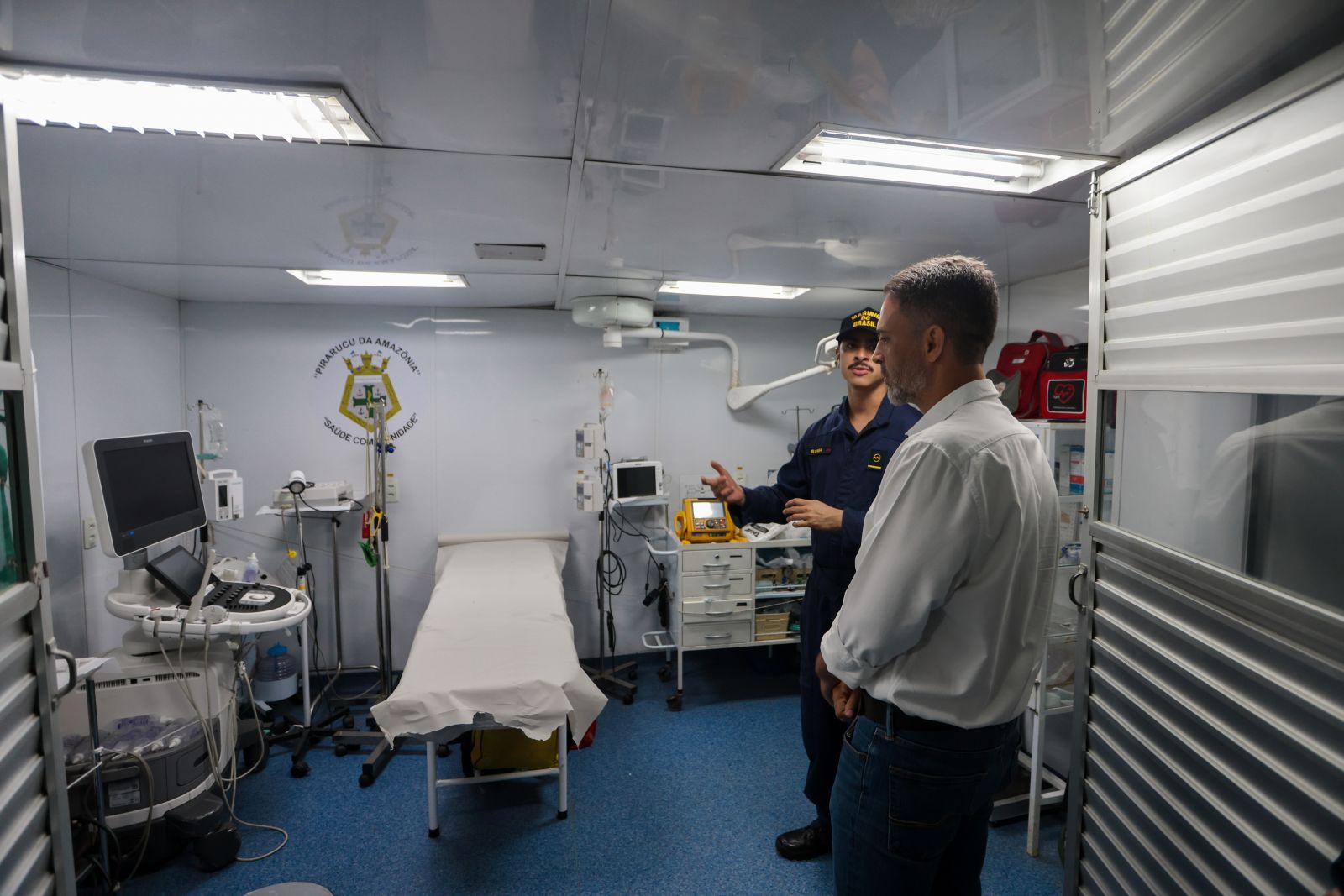 Léo Moraes esteve a bordo do navio para conhecer de perto a estrutura oferecida pela Marinha