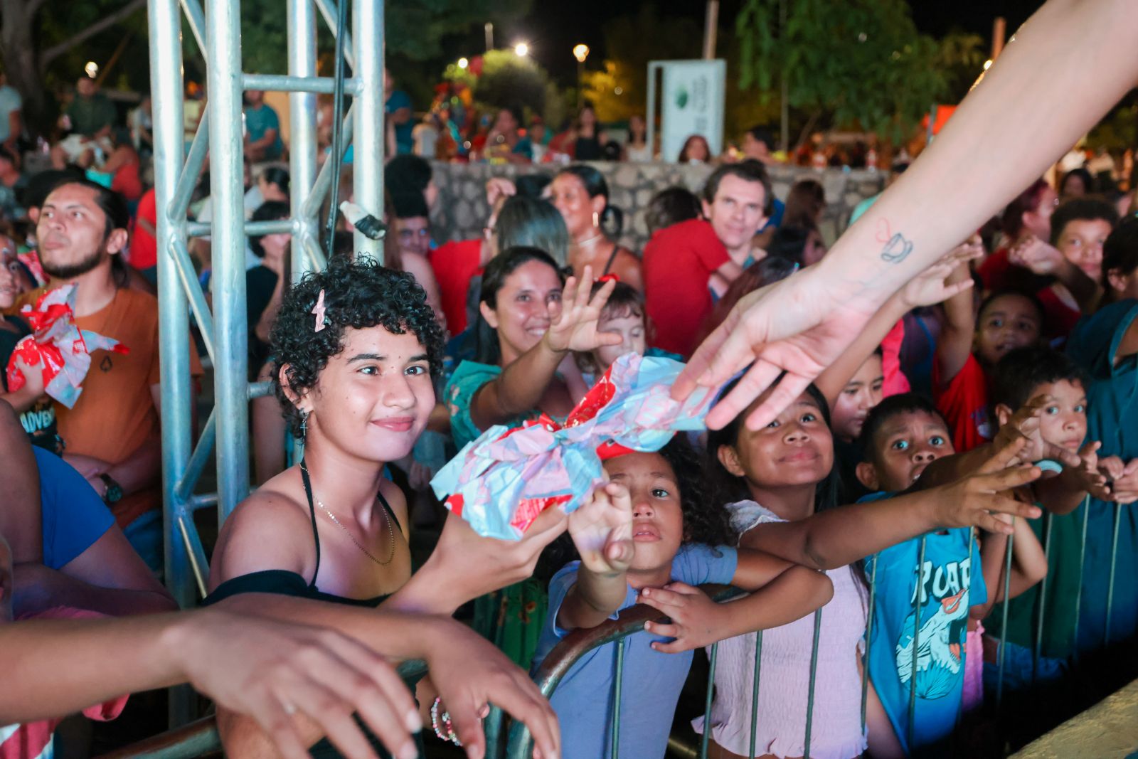 Durante toda a programação, o público pôde aproveitar a distribuição de chocolates