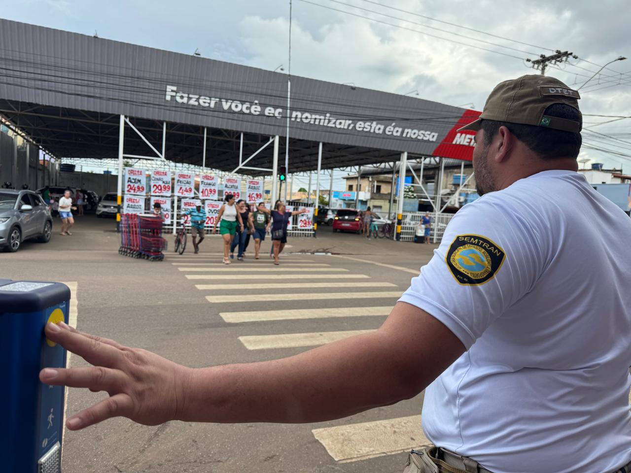 Botoeira é um dispositivo que a Semtran tem colocado em alguns locais com maior incidência de pedestres