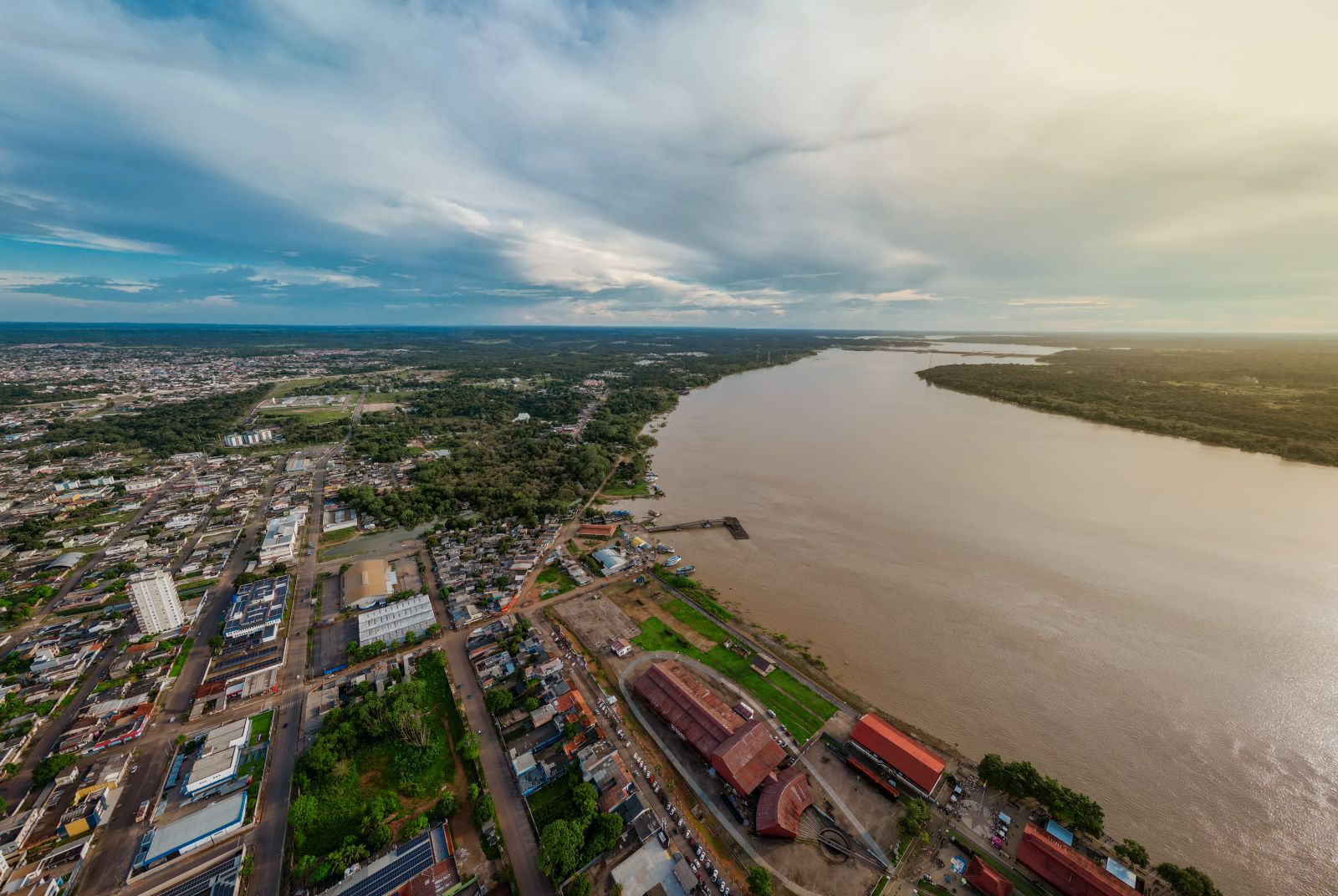 Vale destacar que o rio Madeira está distante da sua maior cota de altura, que foi na cheia de 2014