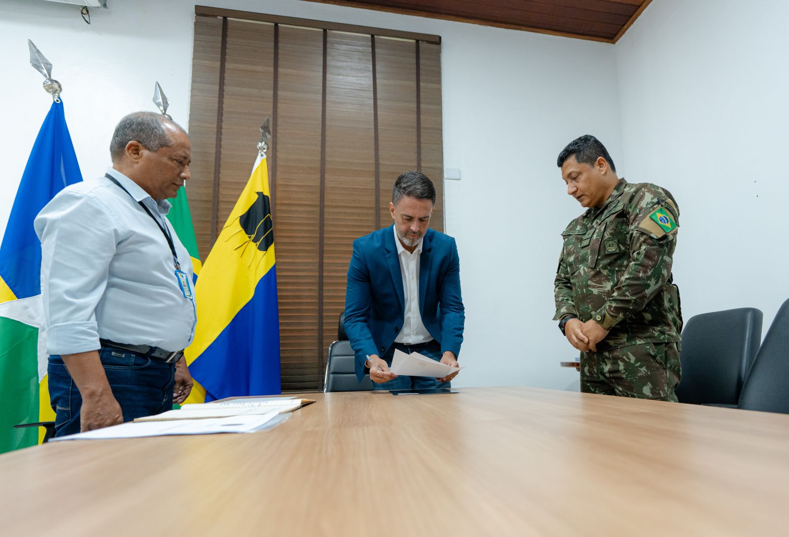 solenidade realizada no gabinete do chefe do executivo municipal, no Prédio do Relógio