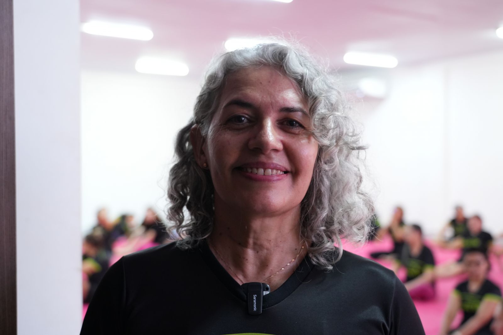 Aulas são ministradas por profissionais como a professora de Educação Física Isa Dias