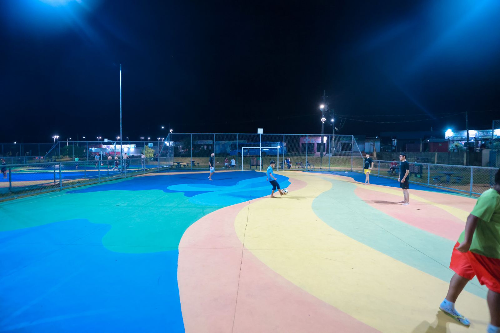 Prefeitura de Porto Velho investiu na reforma completa das quadras, que receberam pintura artística