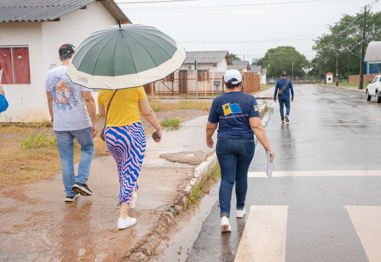 Equipes técnicas e assistenciais visitaram os moradores para avaliar as condições das moradias