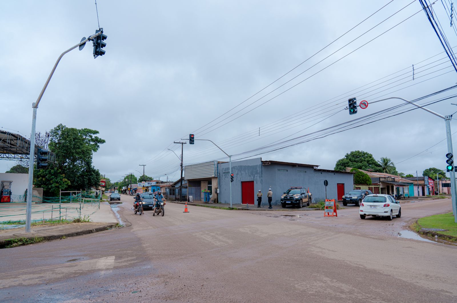 Semáforo irá garantir o fluxo de veículos na região