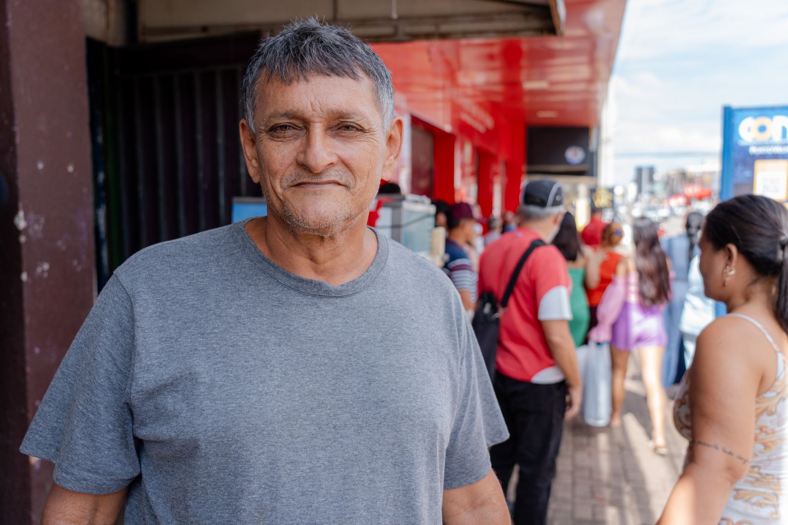 Silas está a procura de emprego, e diz que o preço mais barato ajuda na economia para outras necessidades