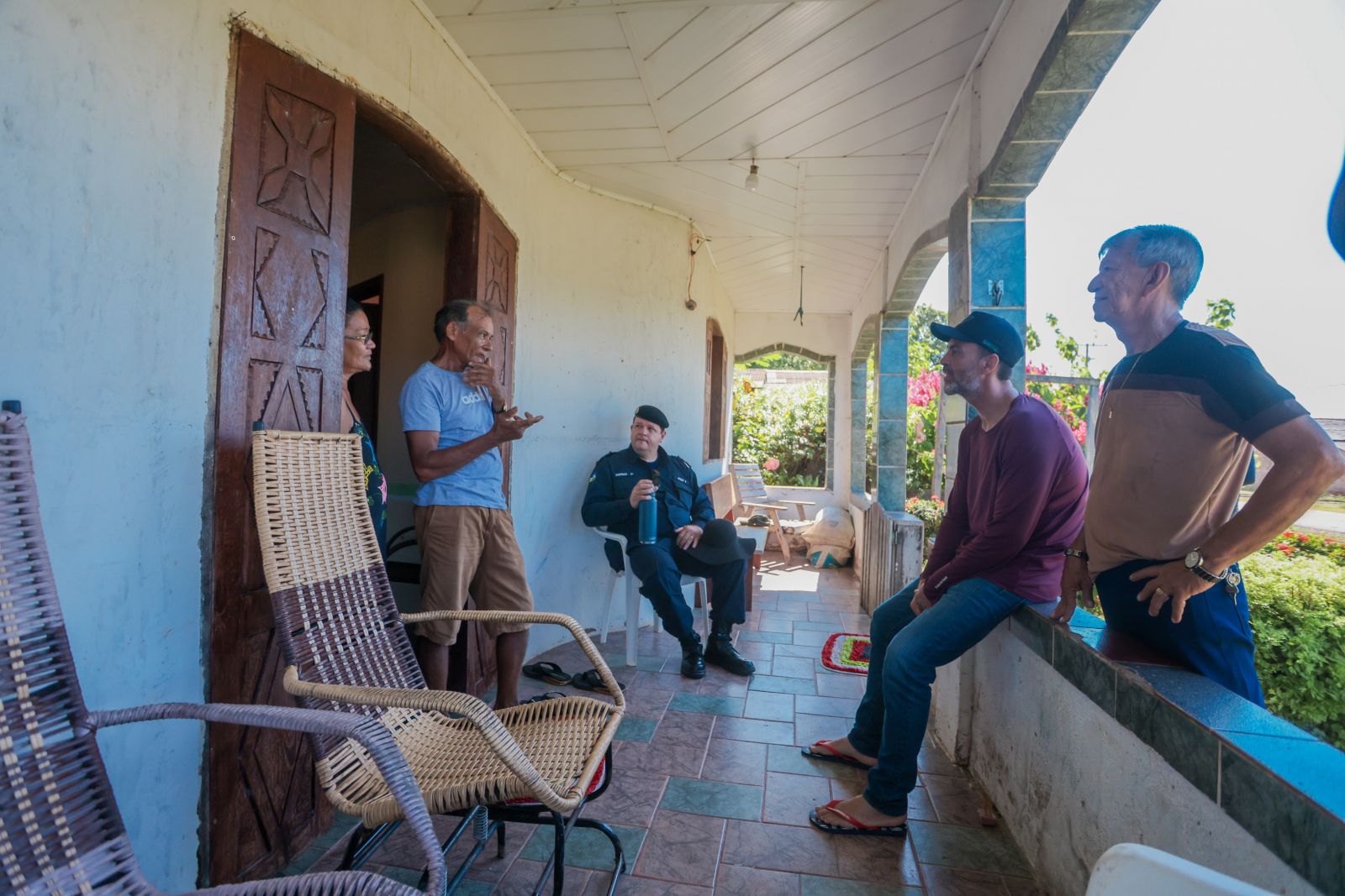 Léo conversou com a população e garantiu apoio até o final do período de cheia