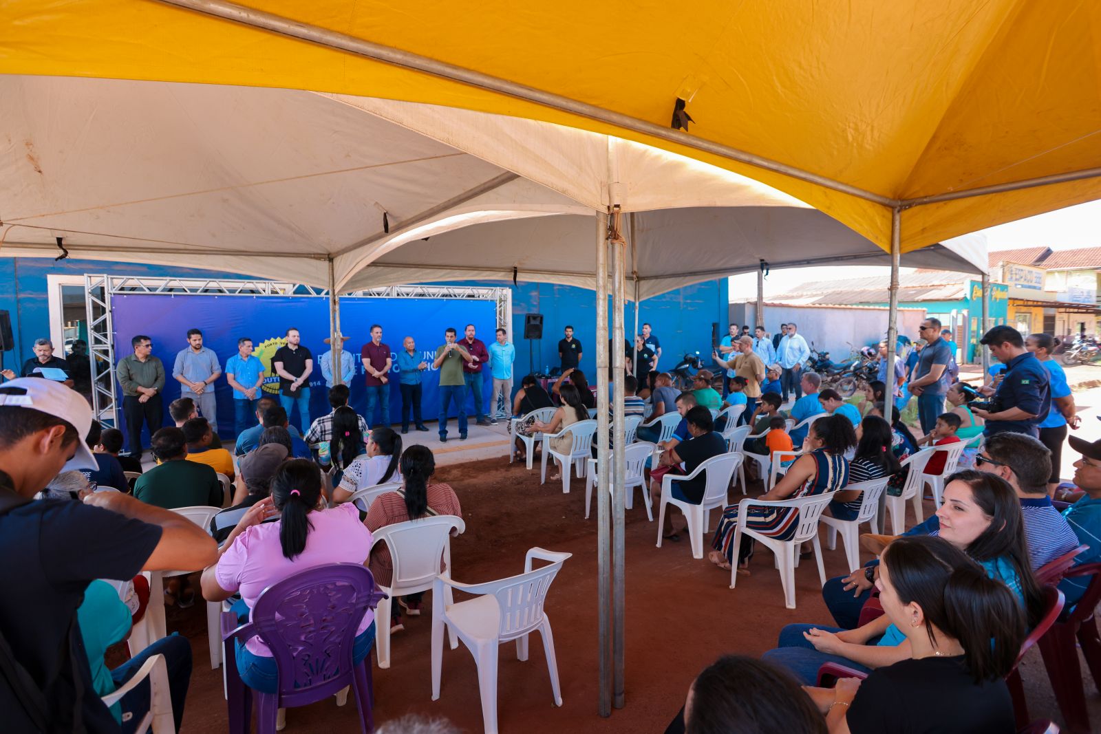 Com o prefeito Léo Moraes, outras autoridades também estiveram presentes no ato em Vista Alegre