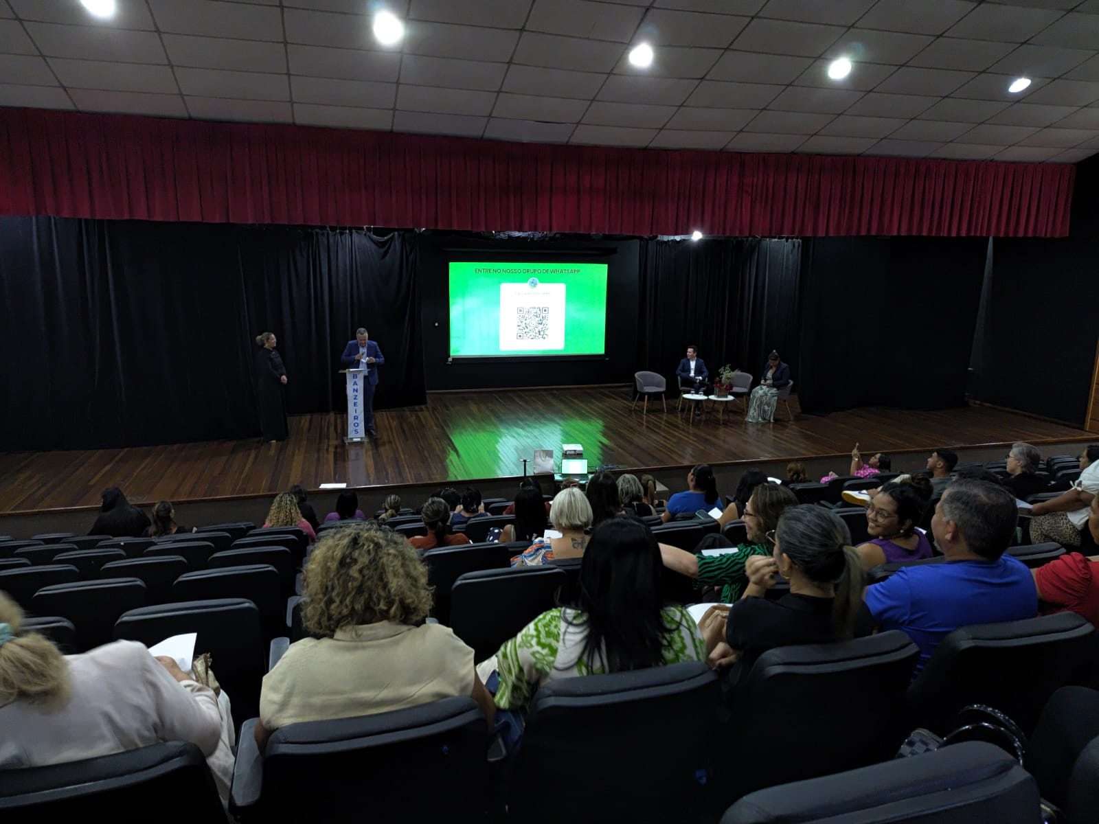 Encontro possibilitou o diálogo com os gestores e demais profissionais da educação