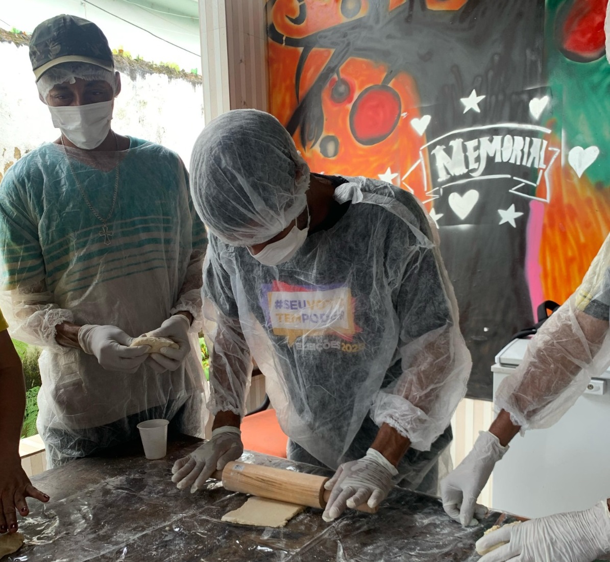 Além de proporcionar conhecimento prático, a atividade buscou fortalecer a autoestima e a confiança dos envolvidos