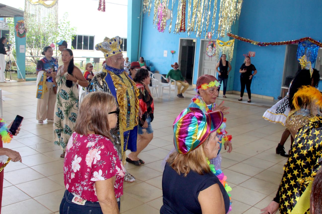 Para alegrar ainda mais o carnaval dos idosos do CCI, estiveram presentes no evento a corte do Rei Momo e a BVQQ