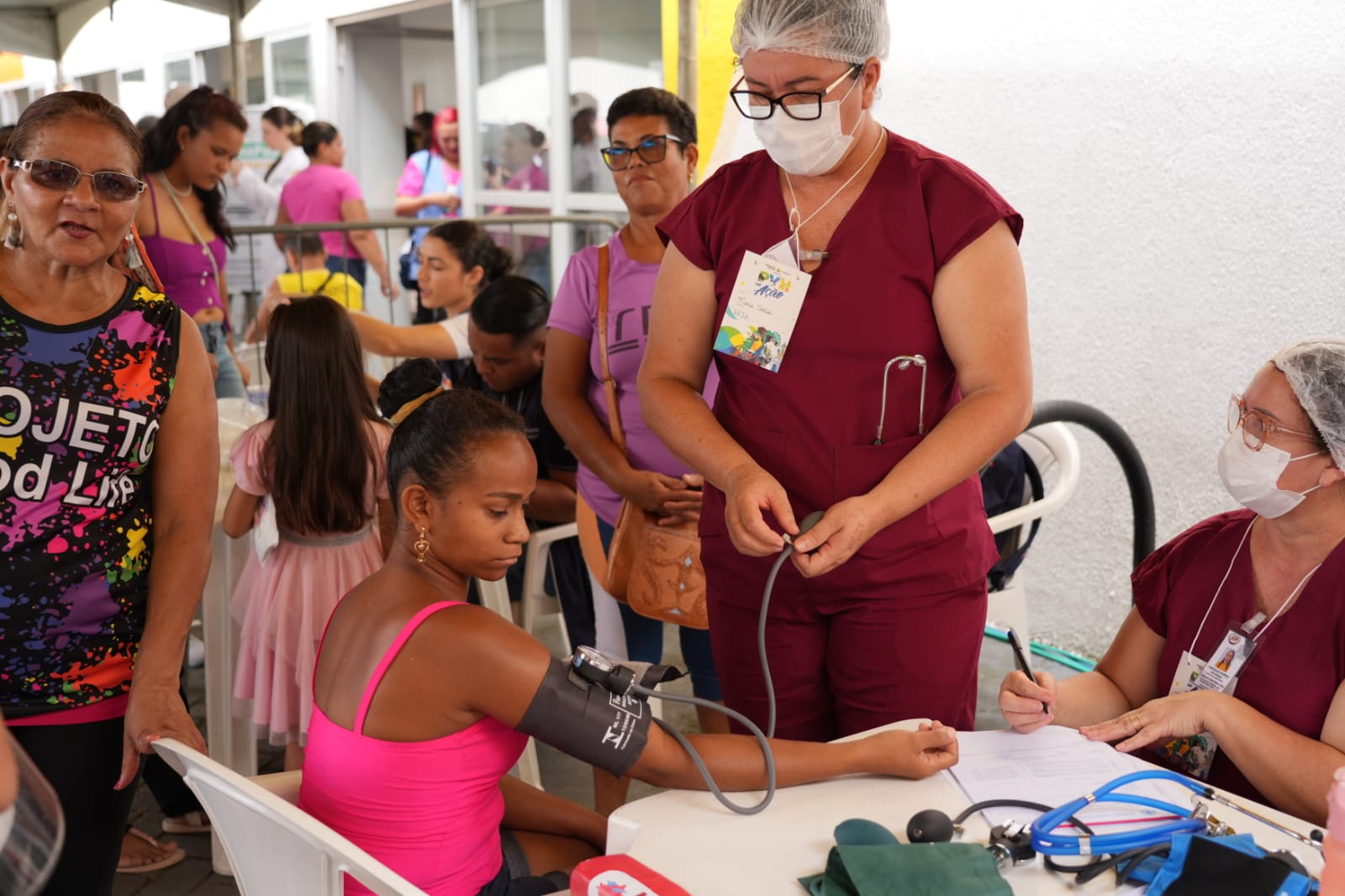 Entre os serviços, o atendimento de saúde sempre atrai muitos interessados