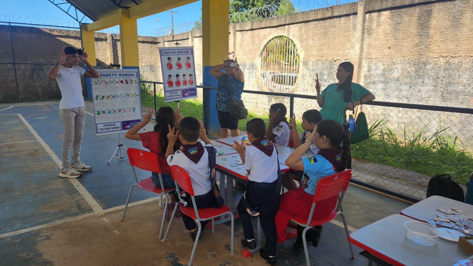 Crianças tiveram a oportunidade de brincar, interagir e aprender sobre temas importantes