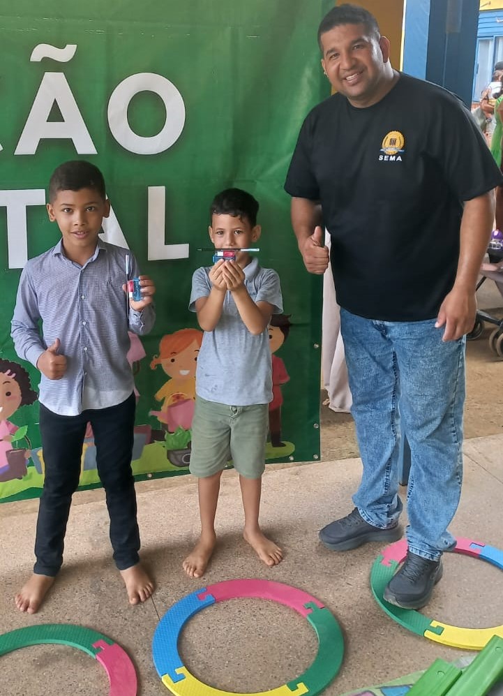 Foram realizadas atividades lúdicas e oficinas educativas voltadas à conscientização ambiental