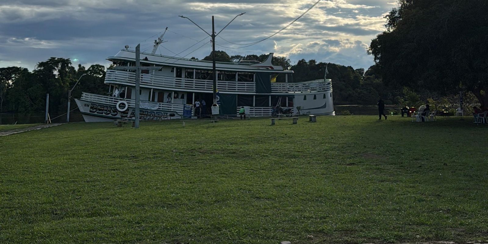Atividades contaram com o apoio de voluntários e doações de insumos veterinários