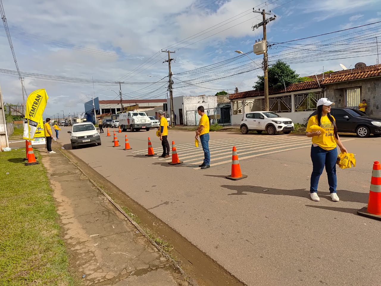 Semtran promoveu blitz educativa na avenida Amazonas com a Mamoré, Zona Leste da capital