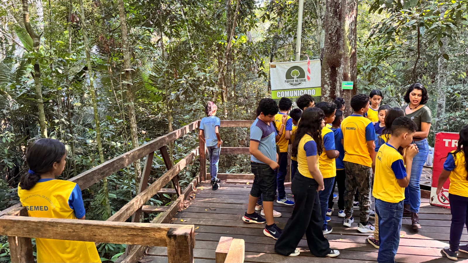 Estudantes participaram de uma trilha ecológica