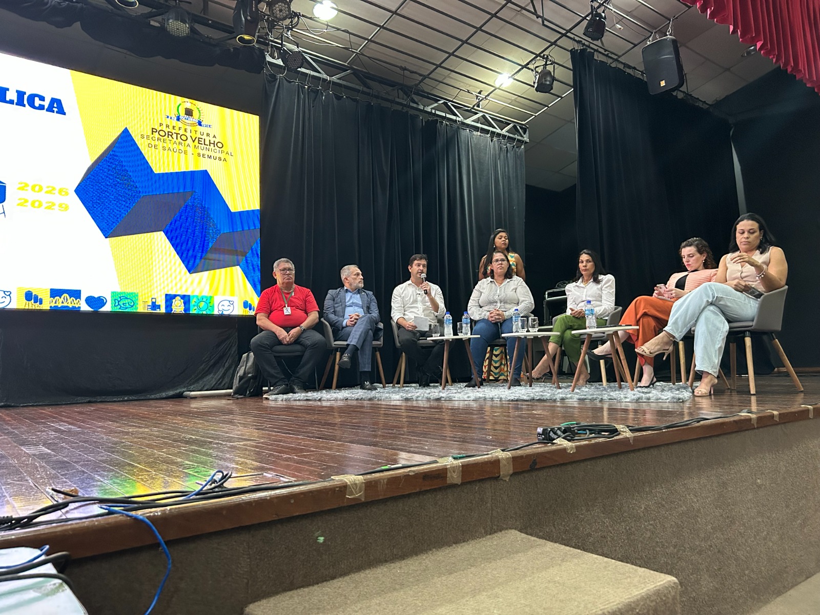 audiência pública foi realizada na tarde de sexta-feira (23), no Teatro Banzeiros