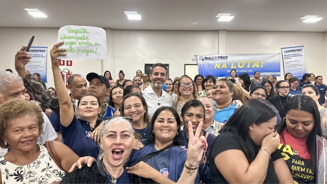 Aprovação dessas matérias incorpora o piso nacional da Educação ao plano de carreira dos servidores municipais