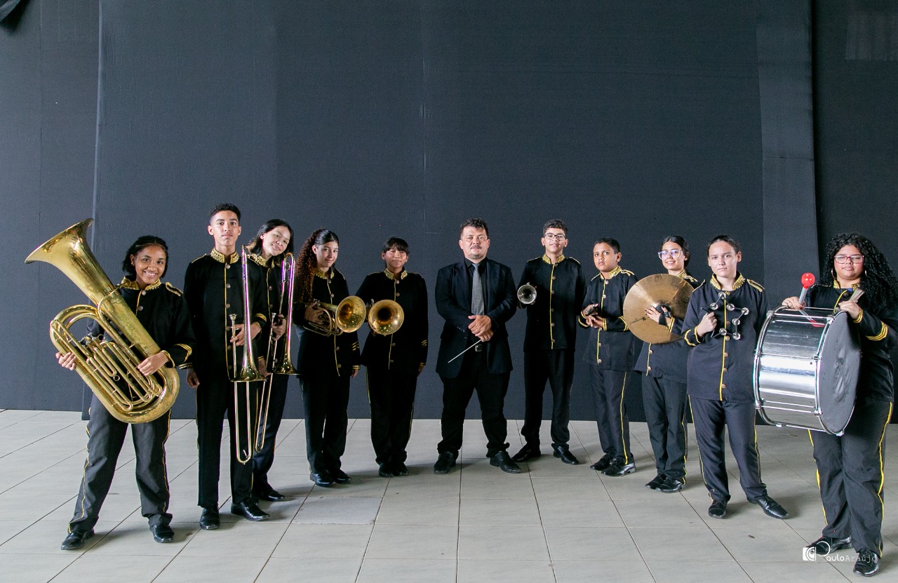Professor Matusalém Costa, regente da banda musical da unidade