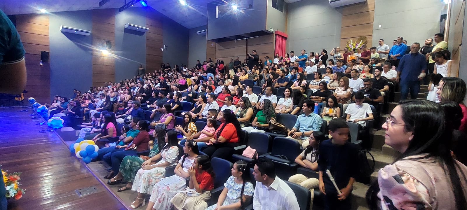 Apresentações seguem nesta quinta-feira (3), no palco do Teatro Banzeiros