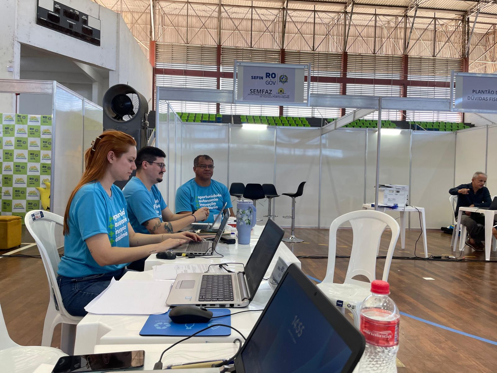 Semfaz está com uma equipe técnica disponível para atendimento ao público