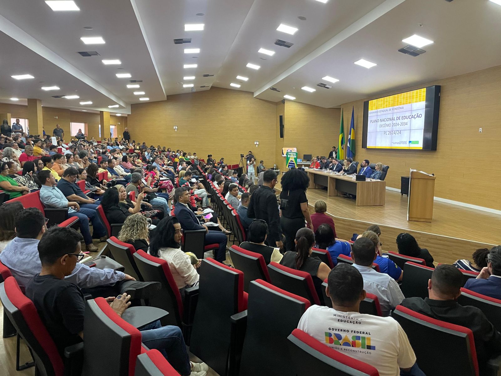 Evento reuniu profissionais da educação, gestores públicos e parlamentares