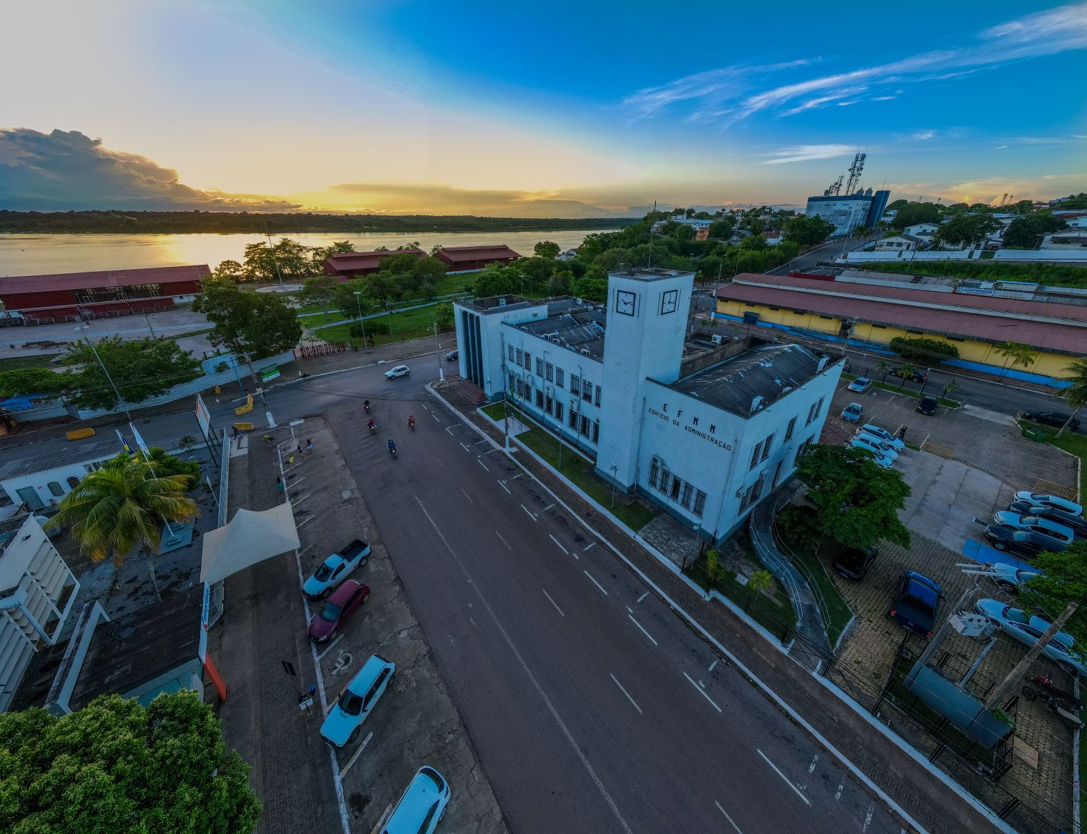 Prefeitura de Porto Velho garante pagamento do piso do magistério e concede abono aos servidores da educação com recursos do Fundeb