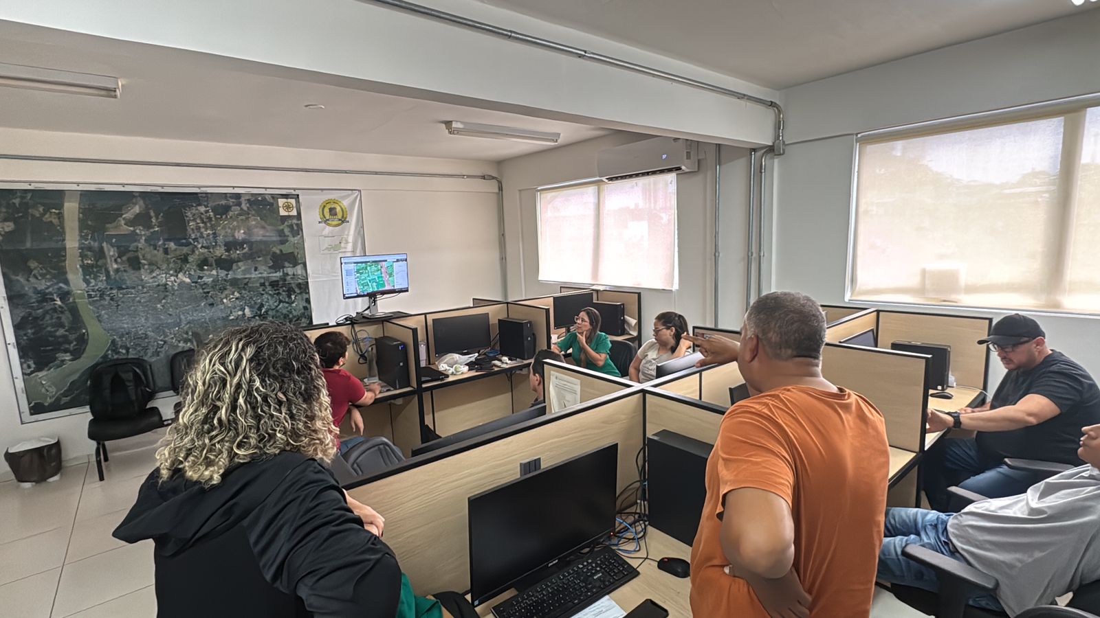 Equipe do Departamento de Geoprocessamento apresenta ferramenta para técnicos da Sema