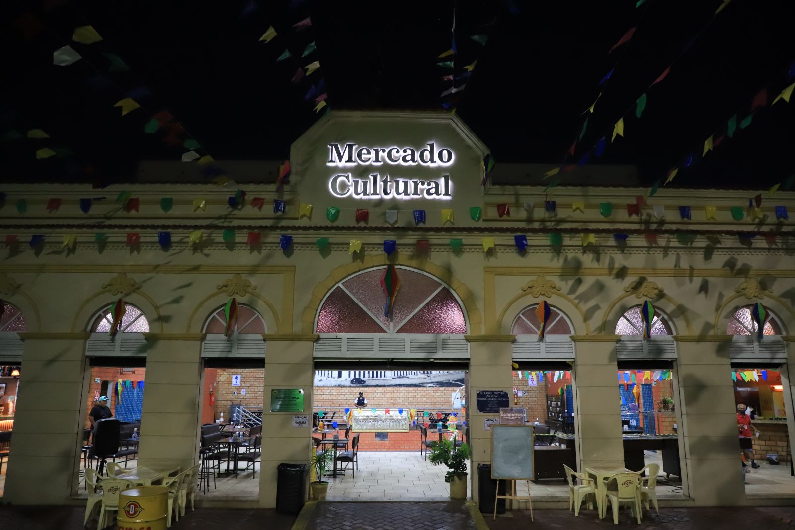 Evento, que terá início às 19h, reunirá diversas atrações locais em uma noite de festa e cultura