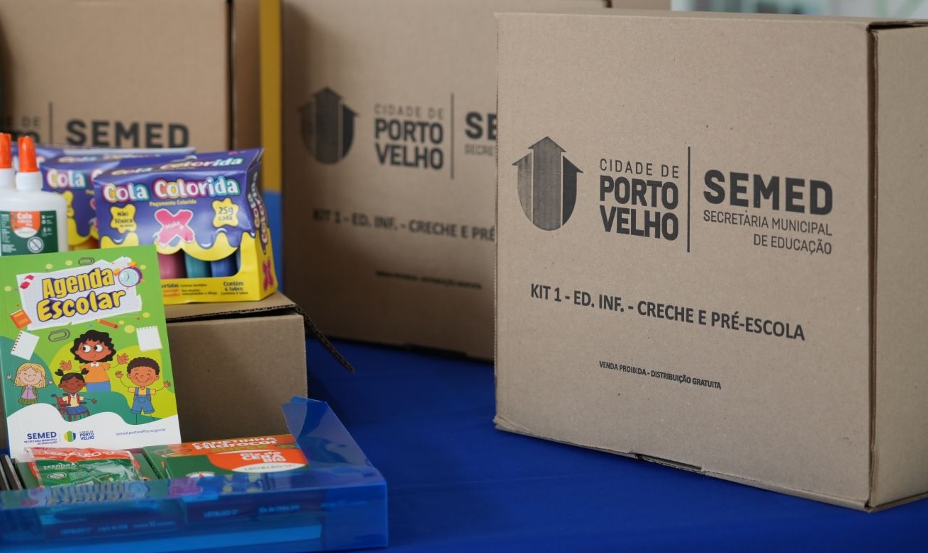 Os kits destinados aos alunos com TEA são compostos por materiais adaptados que auxiliam no desenvolvimento cognitivo