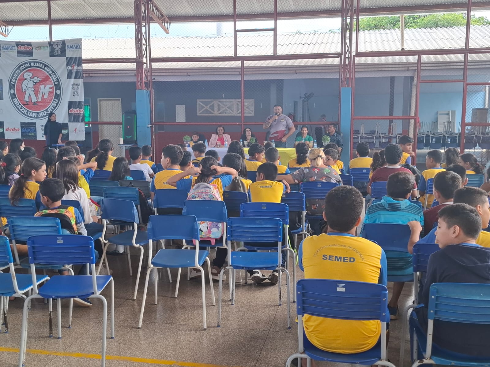 Escola Pingo de Gente é responsável pela educação infantil e fundamental de mais de 200 crianças