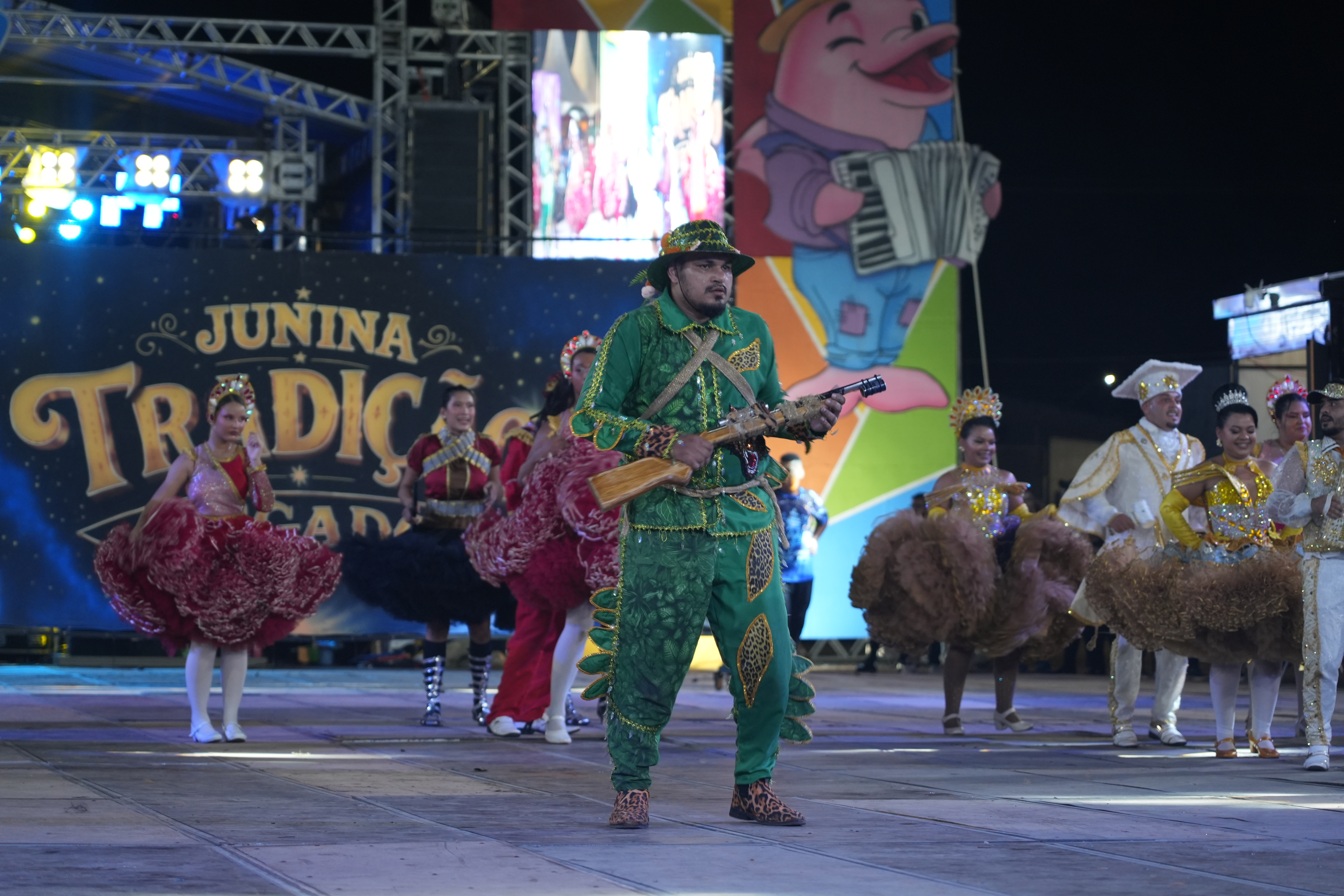 Arraiá do Bera leva mais uma noite de festa ao centro histórico 