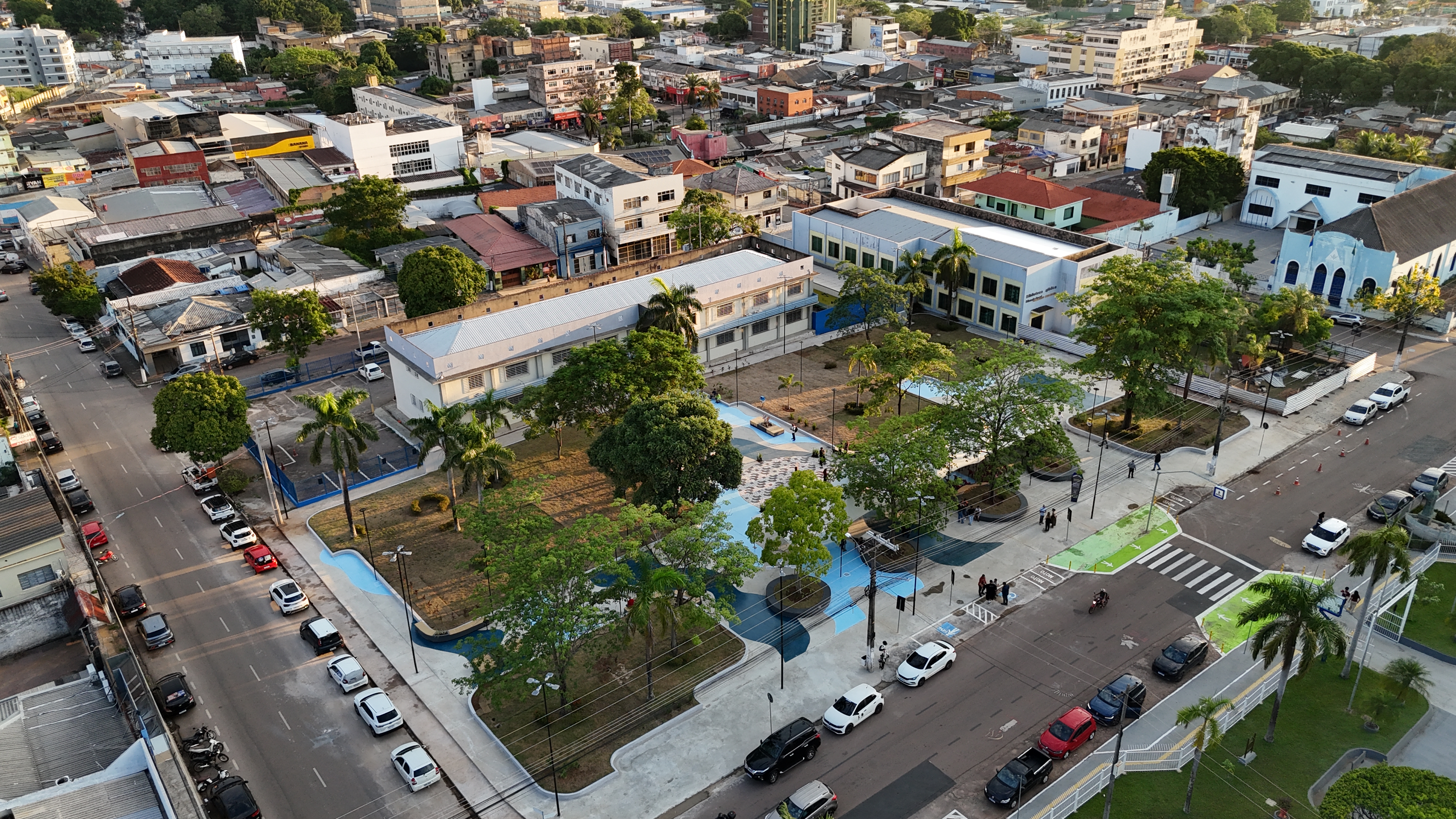 PRESENTÃO - Praça João Nicoletti é entregue em solenidade com arcebispo de Porto Velho