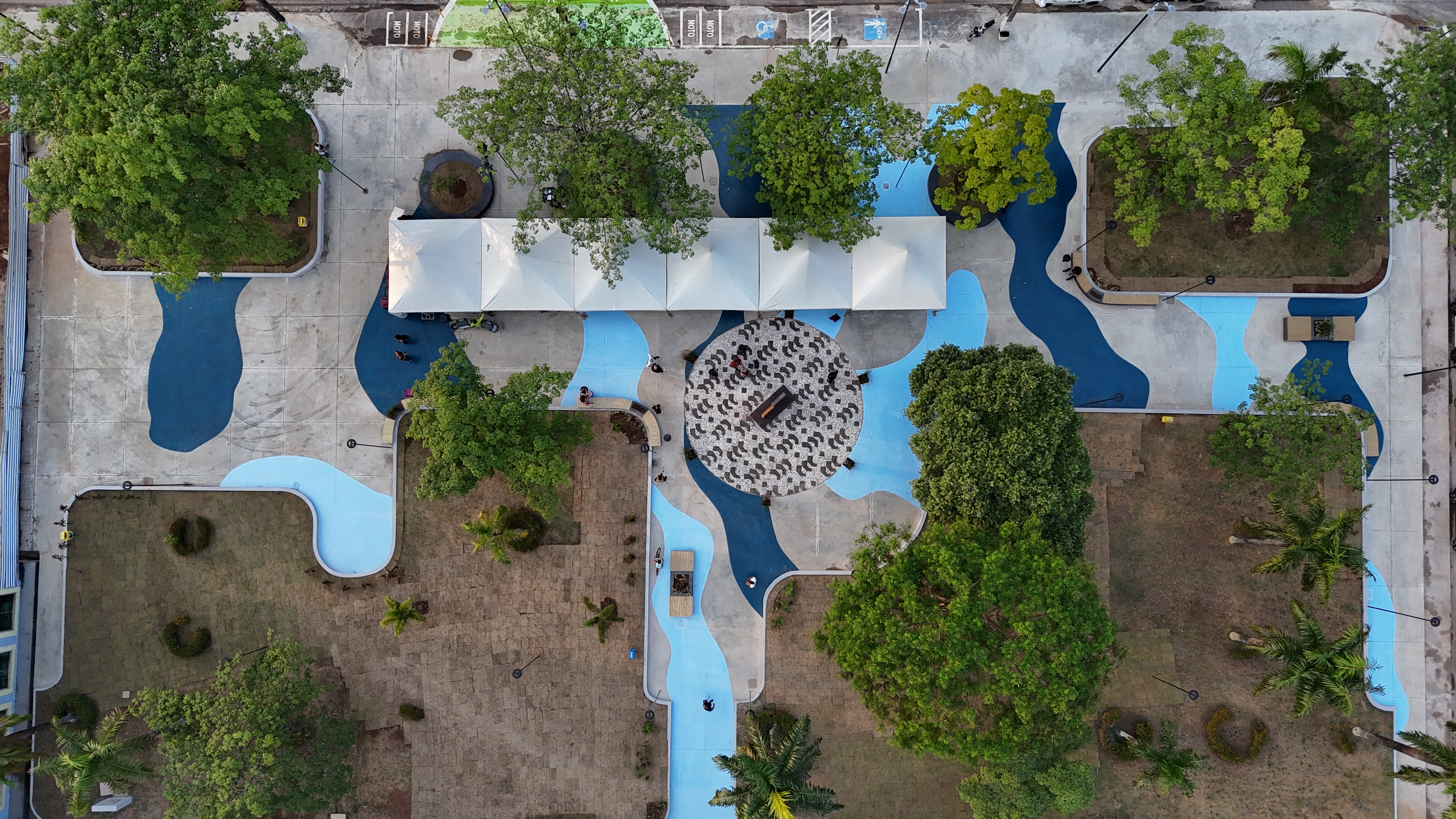 PRESENTÃO - Praça João Nicoletti é entregue em solenidade com arcebispo de Porto Velho