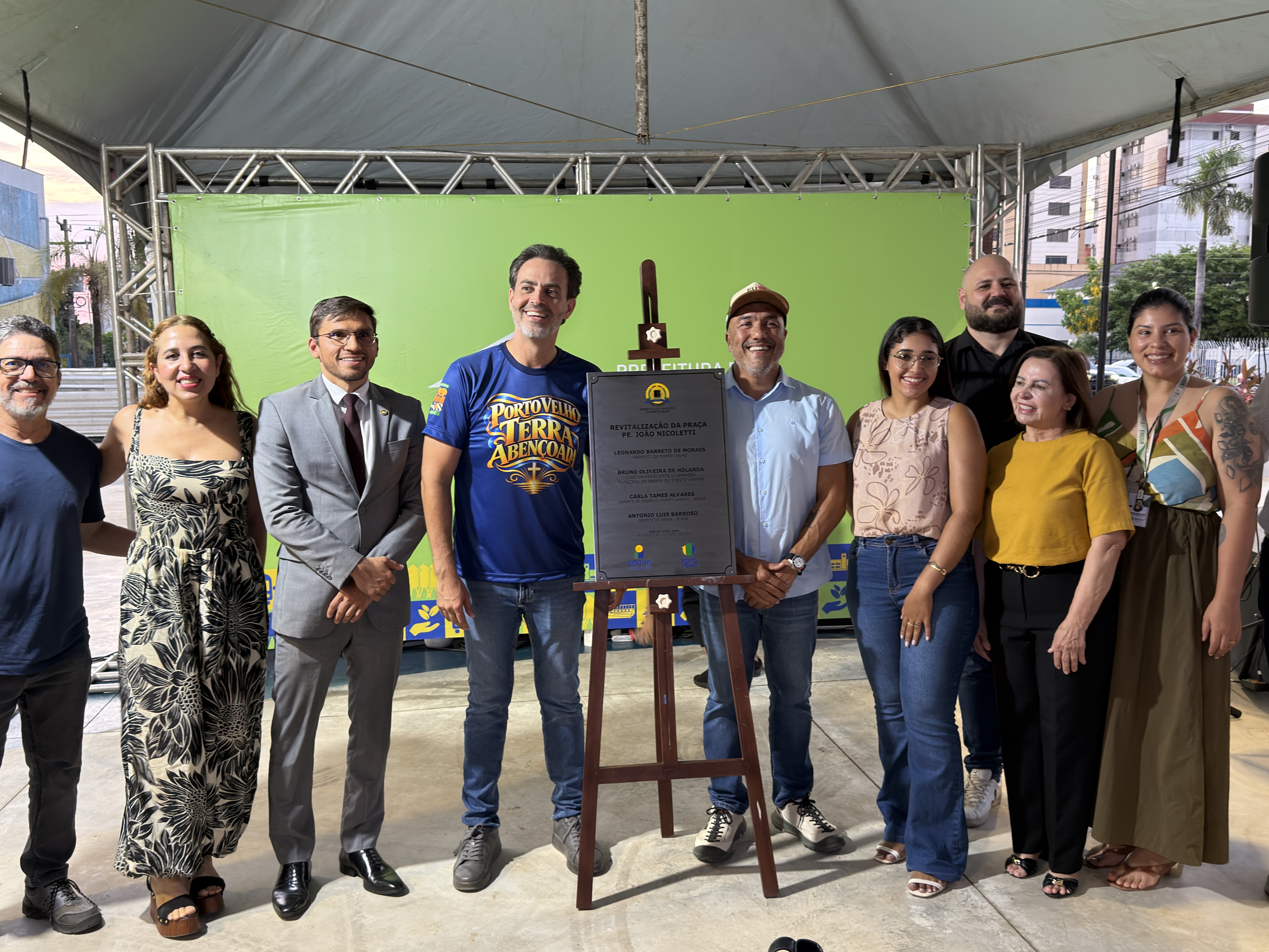 PRESENTÃO - Praça João Nicoletti é entregue em solenidade com arcebispo de Porto Velho