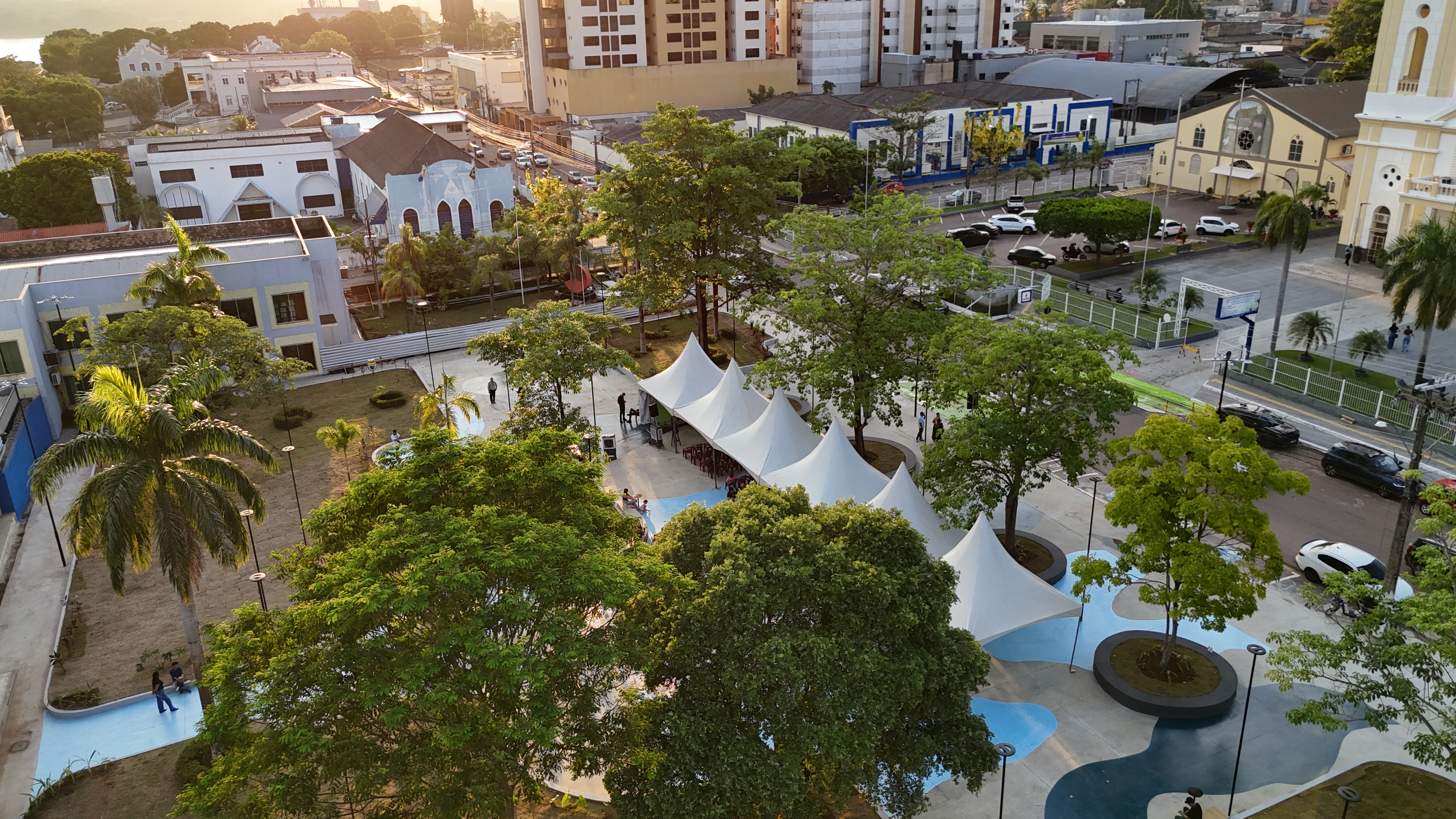 PRESENTÃO - Praça João Nicoletti é entregue em solenidade com arcebispo de Porto Velho