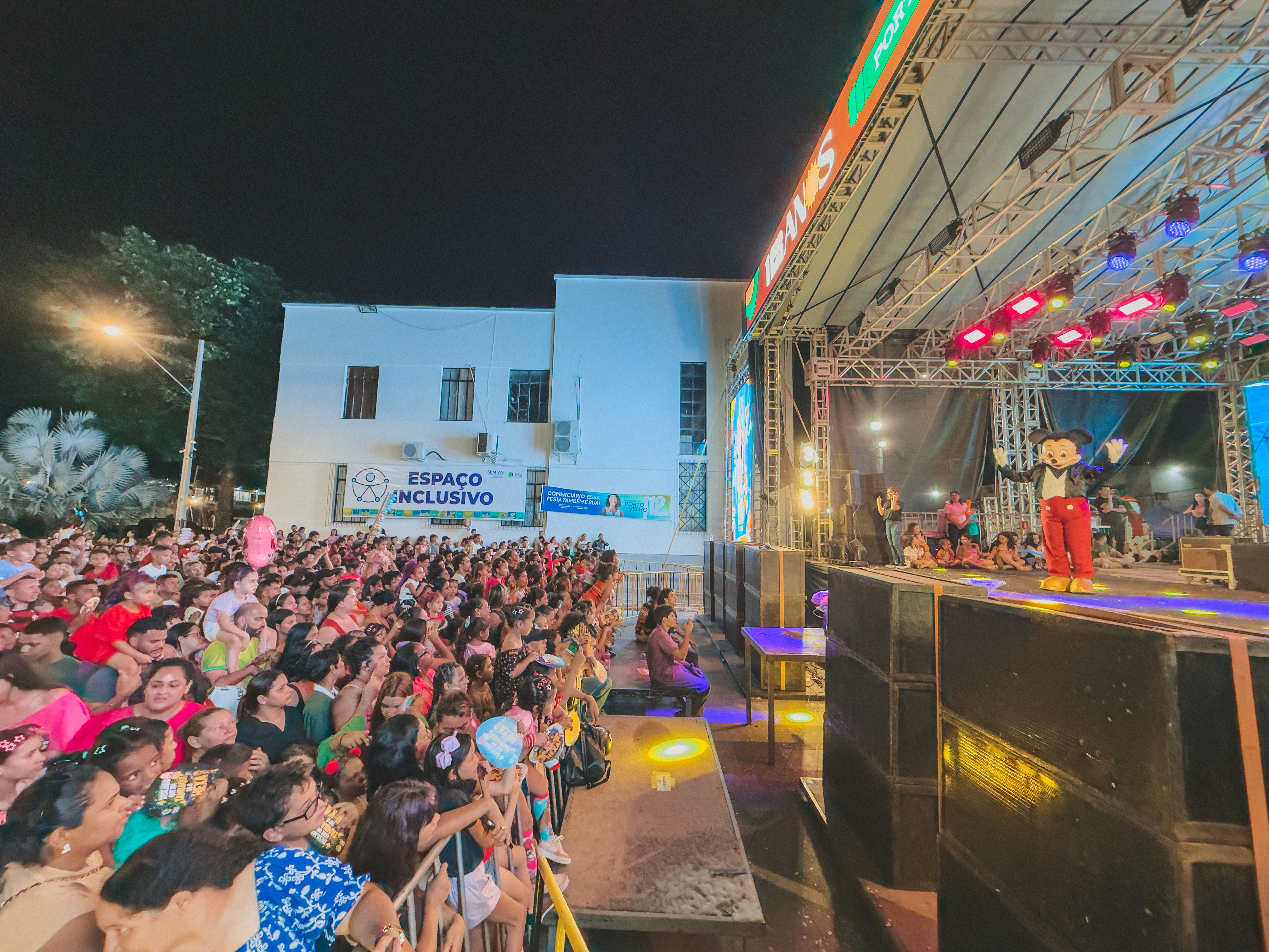 FESTA - Show infantil leva alegria para toda a família
