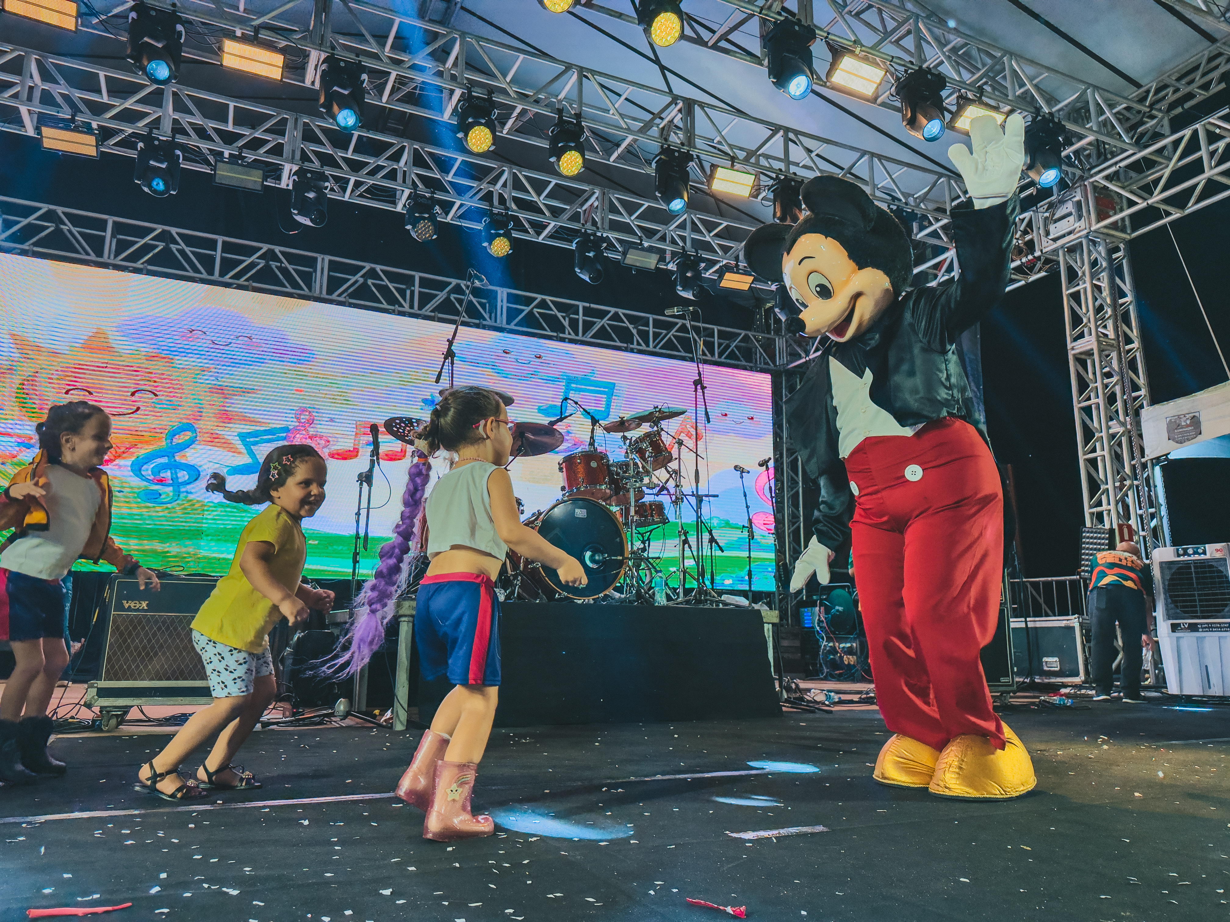 FESTA - Show infantil leva alegria para toda a família