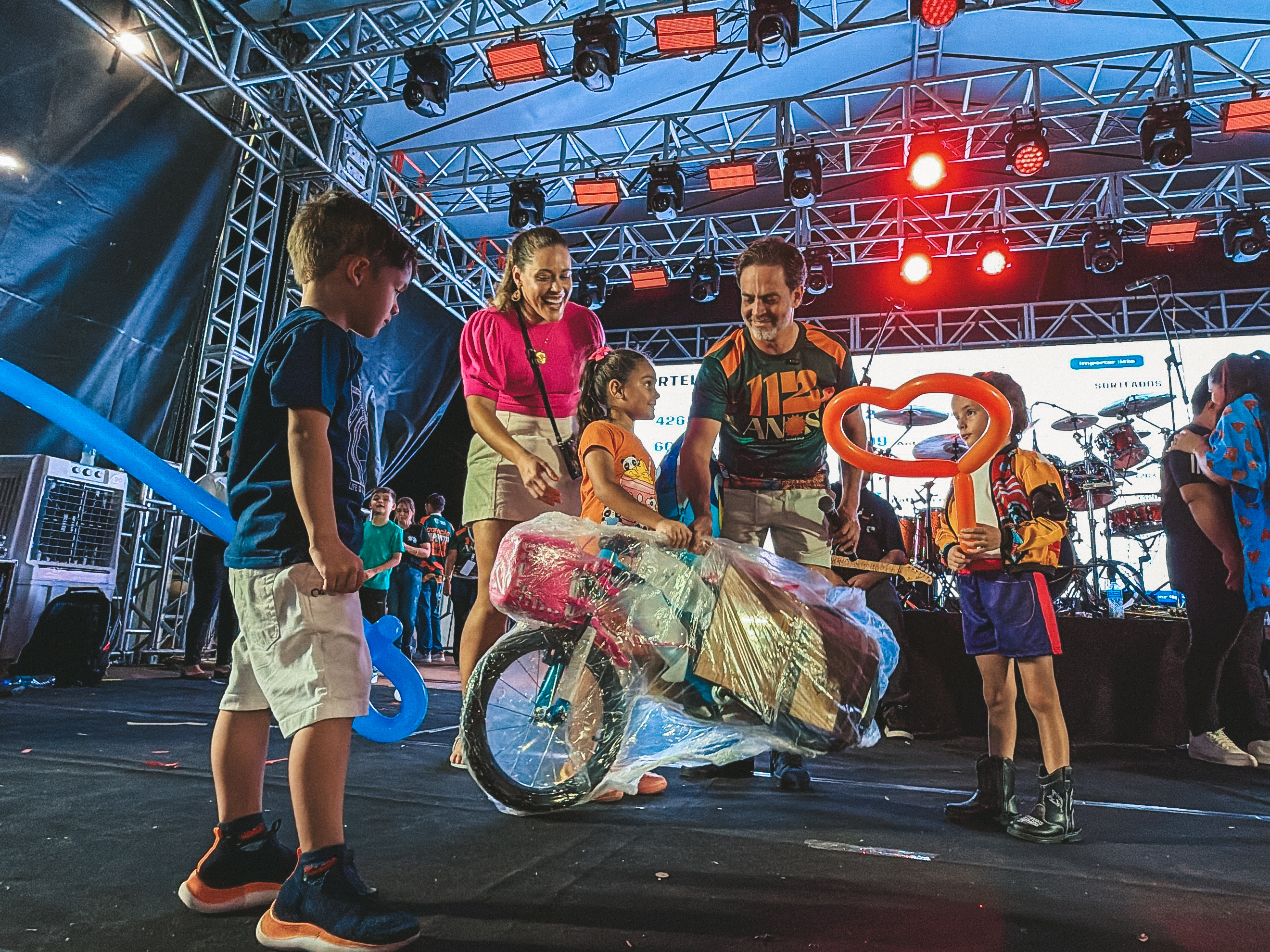 PREMIAÇÃO - Sorteio transforma aniversário de Porto Velho em noite inesquecível para as crianças